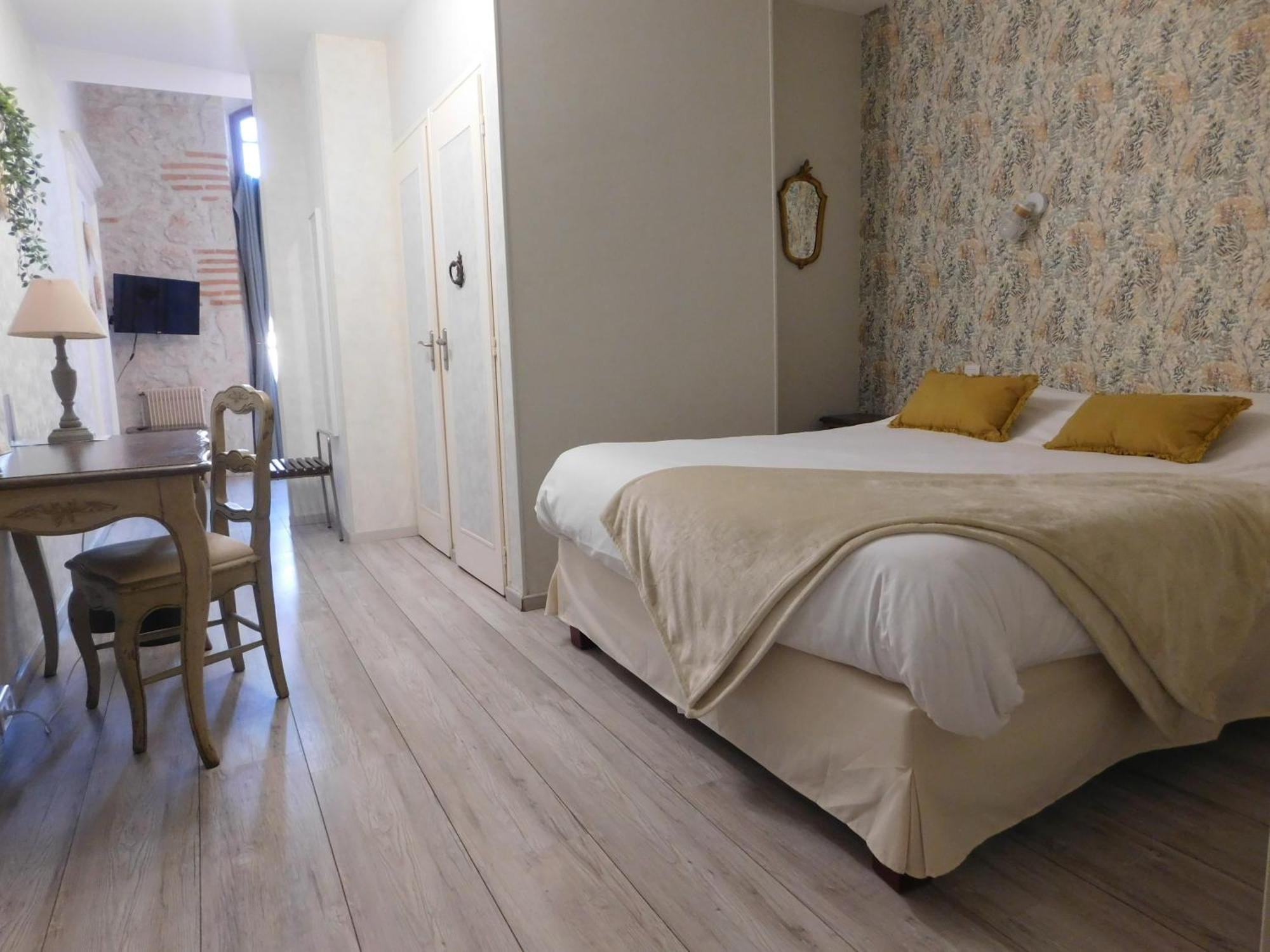 Logis Hotel Le Prince Noir Sérignac-sur-Garonne Kültér fotó