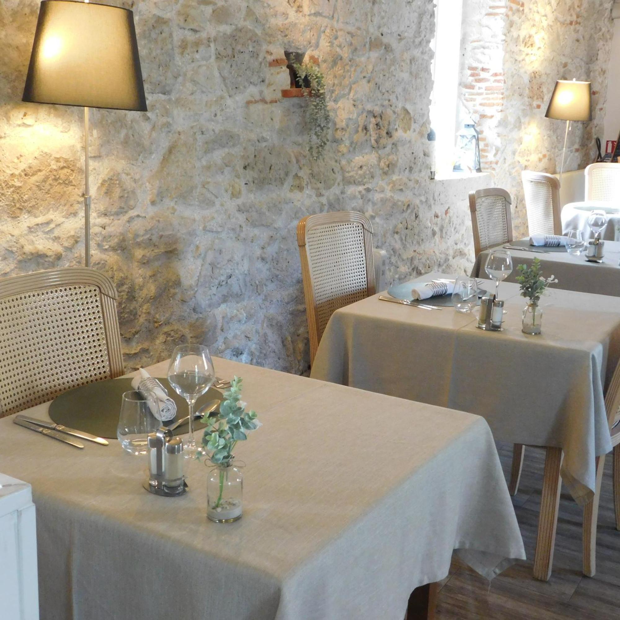Logis Hotel Le Prince Noir Sérignac-sur-Garonne Kültér fotó