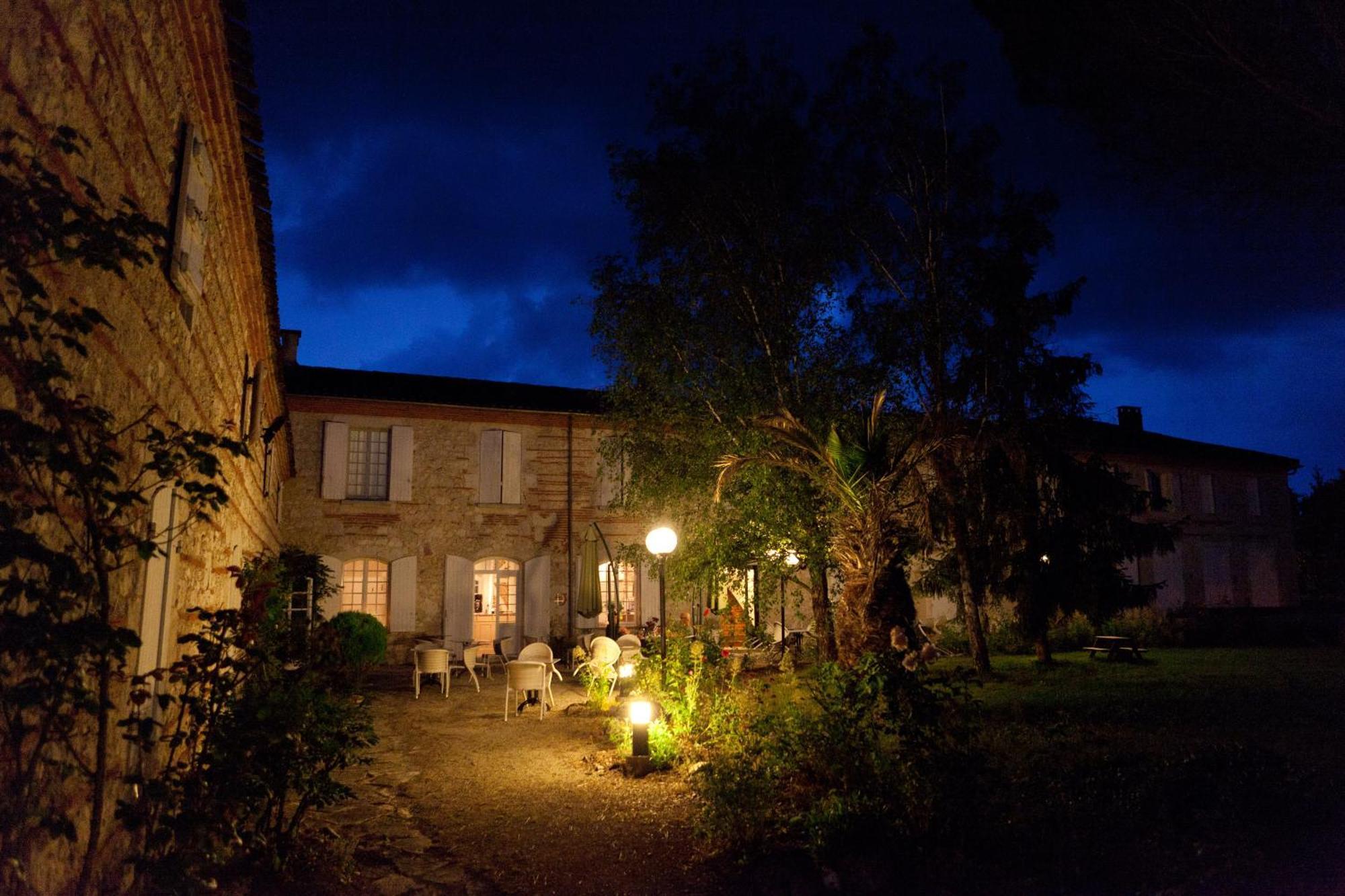 Logis Hotel Le Prince Noir Sérignac-sur-Garonne Kültér fotó